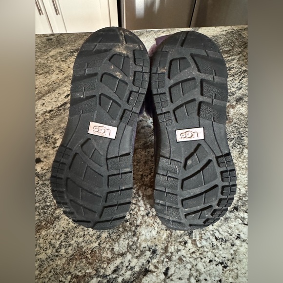 GIRLS SZ 4 Kids BUTTE II SNOW BOOTS PURPLE VELVET WATERPROOF LEATHER UGGS. EUC!! - Picture 6 of 8